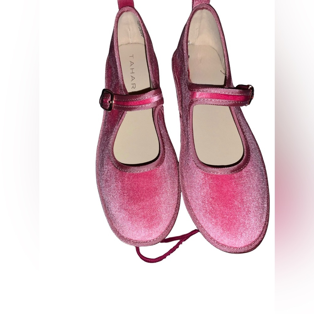 NWOB Tahari Norway Pink Velvet Mary Jane Flats Buckle Strap Ballet Size 10 - Picture 2 of 6